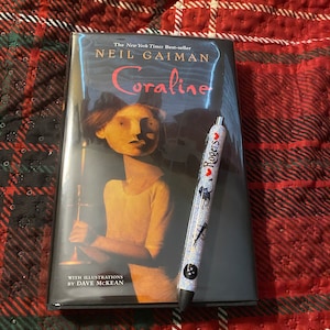 Coraline by Neil Gaiman, Illustrated by Dave Mckean, Advance