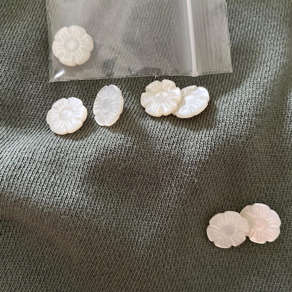 Scarce Green Snail Vintage Buttons, Nice Quality Natural Mother of ...