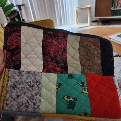 Klasik - Inspired By Taylor Swift - Sustainably Made Laptop Sleeve main image 1