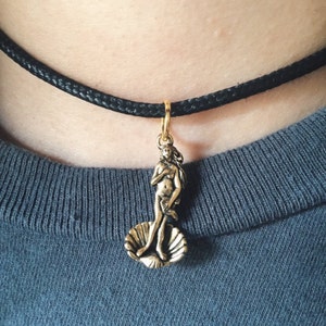 Alyssa added a photo of their purchase