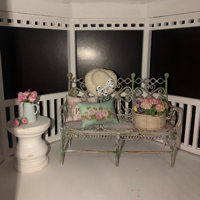 White Dollhouse 1/12, 1/6 Candles in 3 Sizes Miniature Roombox