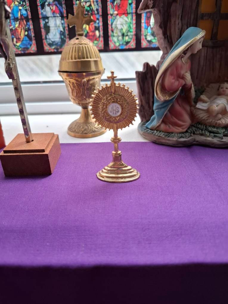 Monstrance blessed Sacrament Euharostic Monstrance catholic menstrance
