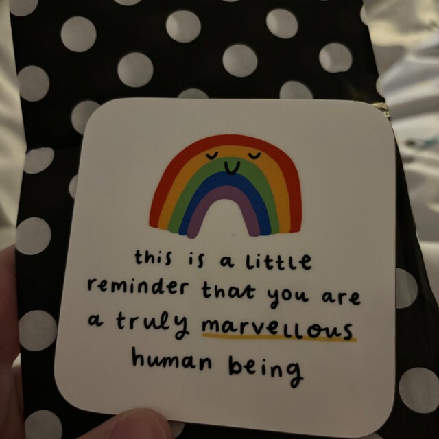Sottobicchiere “You Are A Truly Marvellous Human Being” – Regalo Amicizia Arcobaleno 9x9 Cm Antigraffio