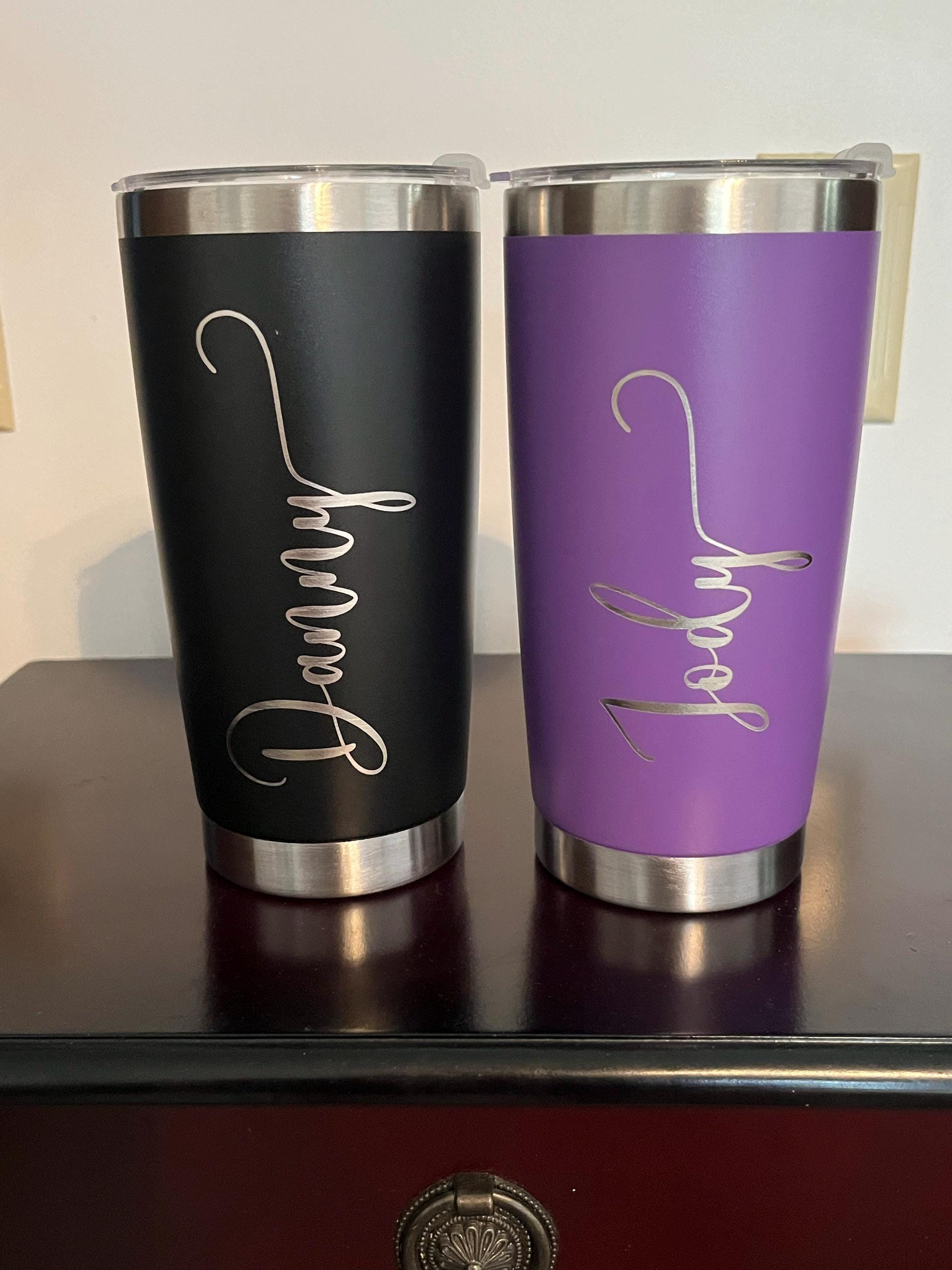 Personalisierter 20 oz Becher, Reisebecher mit individuellem Namen, Becher mit Lasergravur, Wasserbecher aus Edelstahl, Brautjungfernbecher, Isolierbecher