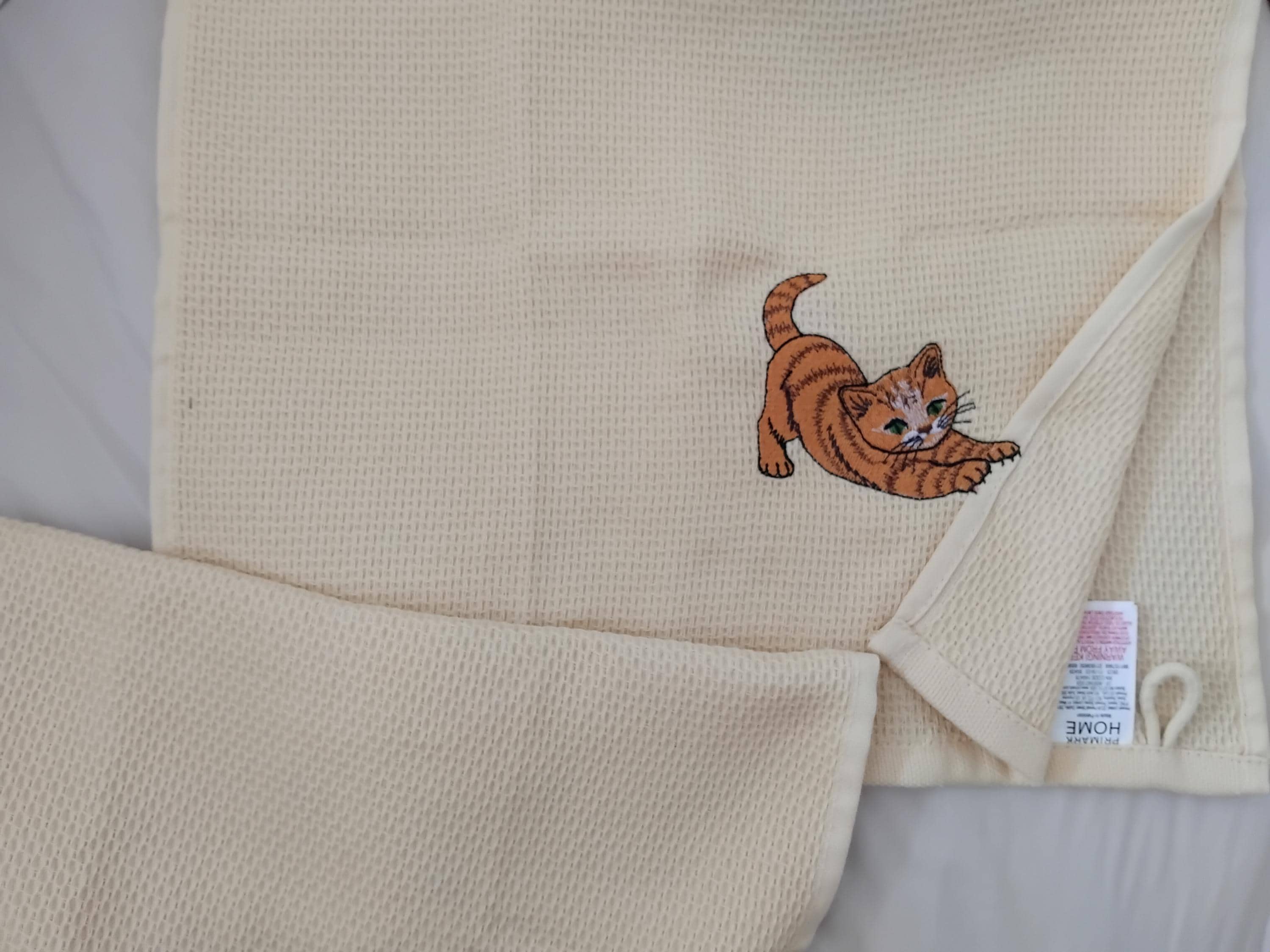 Customer project using Lovely Scratching  Kitty embroidery design