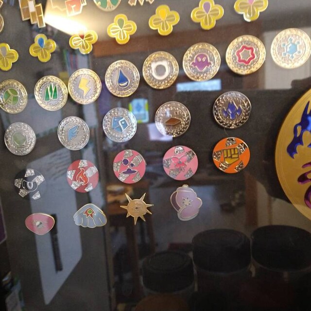 ジムバッジ18個コンプリート パルデア スカーレット＆バイオレット