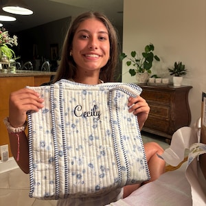 MELISSA added a photo of their purchase