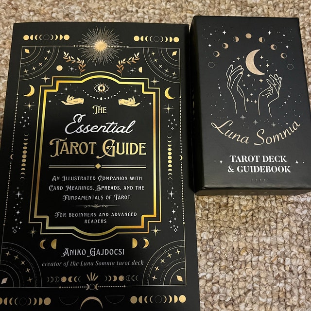 Magical Tarot: Your Essential Guide to Reading the Cards (Paperback)