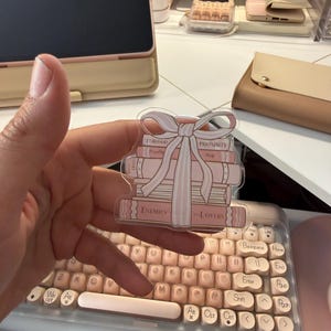KRISTIN added a photo of their purchase