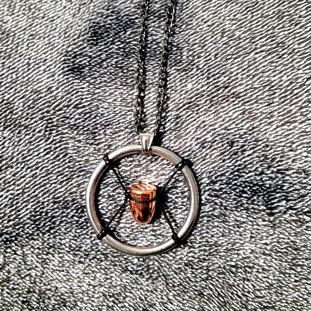 新品未開封　世界2077個限定　サイバーパンク2077 Vの弾丸ネックレス サイバーパンク2077 V弾丸ネックレス スターリングシルバー