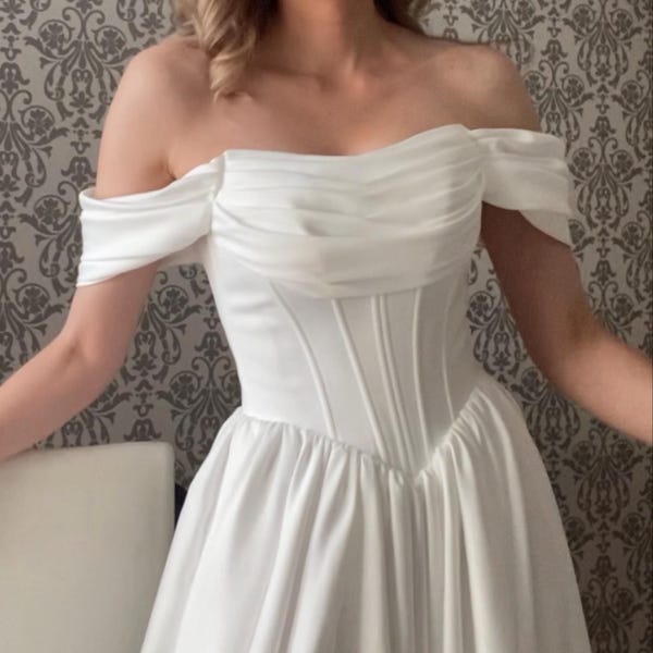 Basque Strap Corset Wedding Dress, Basque Waist, Off-shoulder Draped Sleeves - Etsy