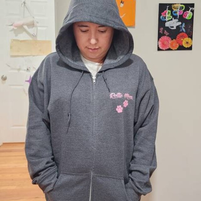 THE MUSEUM VISITOR★HEART PRINTED HALF EMBLEM ZIP-UP HOODIE THE MUSEUM VISITOR☆HEART PRINTED HALF EMBLEM ZIP-UP HOODIE