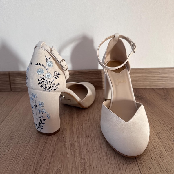 Green Heeled Sandals With Embroidery Details