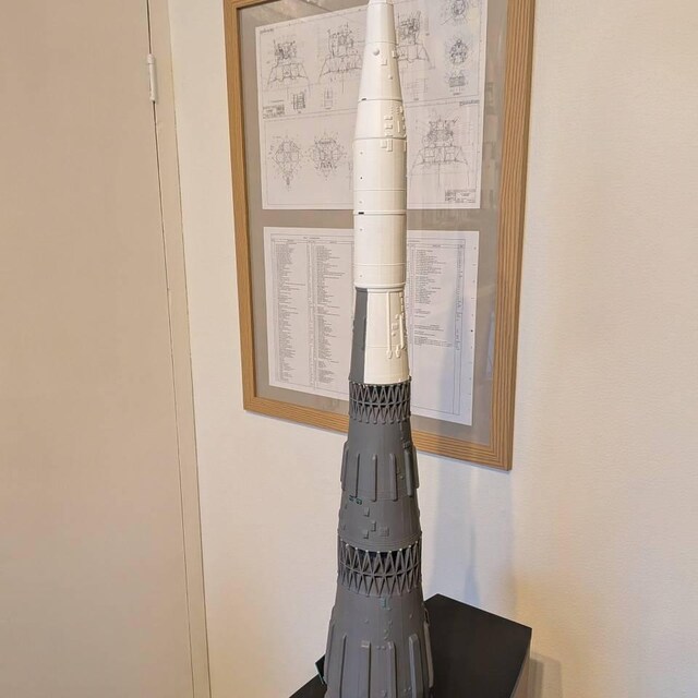New! the Mighty Soviet N1 Moon Rocket Kit Model. ALL WHITE. Super