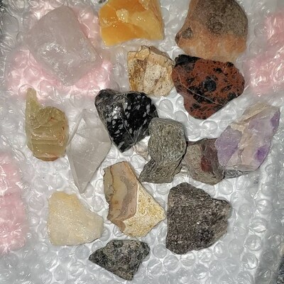 Edelstein-Mix 1 Pfund - Natürliche Kristalle & Mineralien (Amethyst, Rosenquarz, Pyrit Uvm.) Für Sammler, Heilsteine Oder Deko