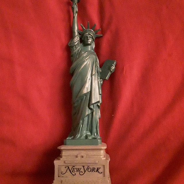 ZIZO Shakeup the Holidays Statue of Liberty Replica New York City