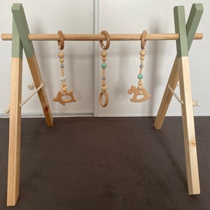 Portique Eveil Bebe Bois Vert Et Mobiles Suspendus Made In Etsy Portique Eveil Bebe Bois Vert Et Mobiles Suspendus Made In Etsy