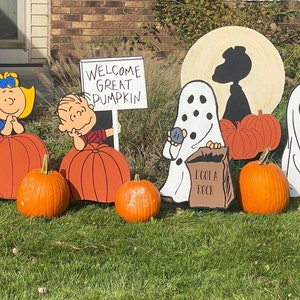 Peanuts Yard Art/ Outdoor Decor/its the Great Pumpkin Charlie Brown ...
