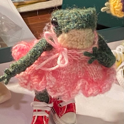 Froggy's Dress / Apron Pattern knitting Pattern DIGITAL PDF - Etsy