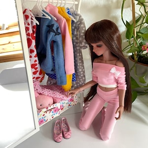 DIY Fantastic Barbie Closet  Poppenmeubels, Barbiepop, Meisjes poppen