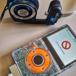 Apple iPod Classic - 第5世代、クリア＋ブラック 2 (3000mAh