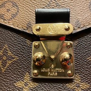 Hardware Protector for Large Zipper Pull on Louis Vuitton Bags