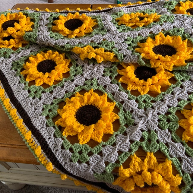 Beginners Crochet: Sunflower Blanket at Norfolk Yarn - The Mercerie