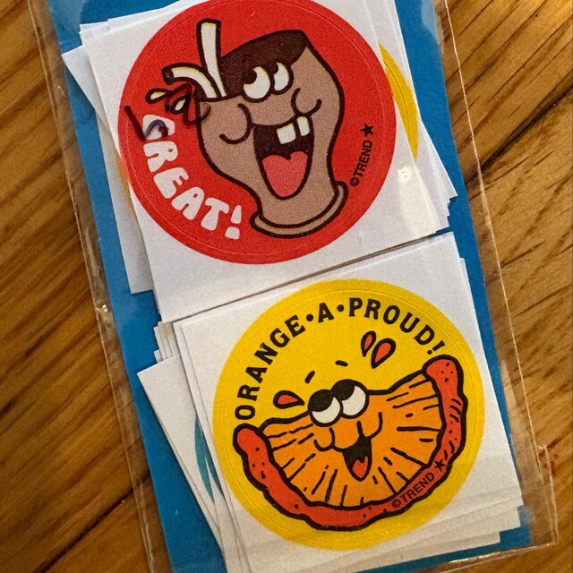 Trend Stinky Stickers Retro – 24 Stück, Grape Jelly Duft, Scratch 'n Sniff, 80er Jahre Design