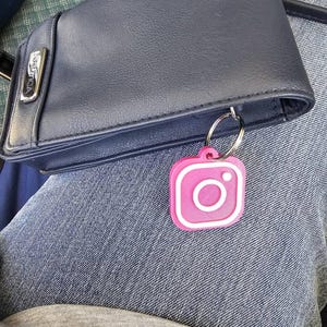 CUSTOM Smart NFC Logo Keychain, Scannable Social Media Digital Business Card, Small Business Keychain, Iphone, Android, Tap and Pay