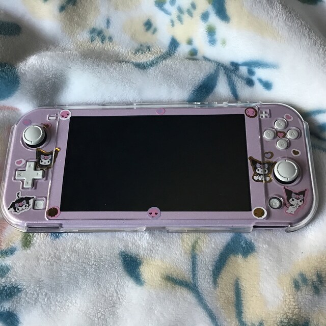 かわいいパステルカラーのNintendo Switch LITEスキン。単色ピンク
