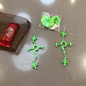 Savannah added a photo of their purchase