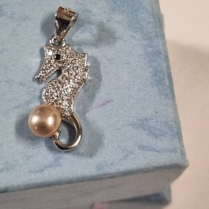 TreeVale Sterling Silver Locket Pendant With Pearl Cage - Holds 5mm To 9mm Pearls 7 thumbnail image
