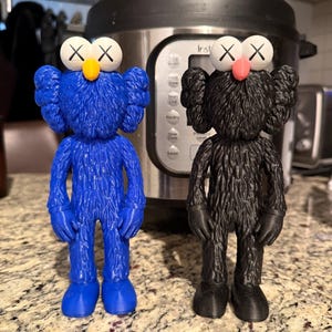 KAWS BFF風ポップアートフィギュア - モダンホームデコレーション、高