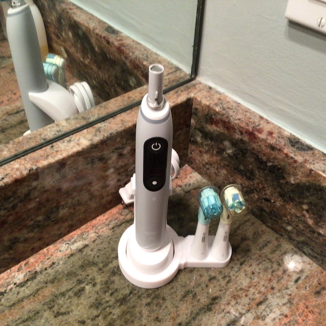 quot;oral b io brush head holder by" 3D Models to Print