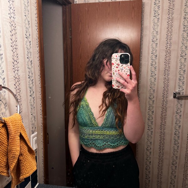 Flora Top Crochet PATTERN Boho Floral Crop Halter, Perfect for Summer