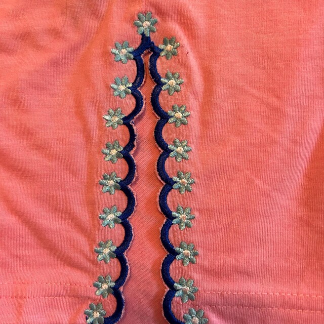 Floral Scallop Edge Side Bow Split Seam Machine Embroidery Designs