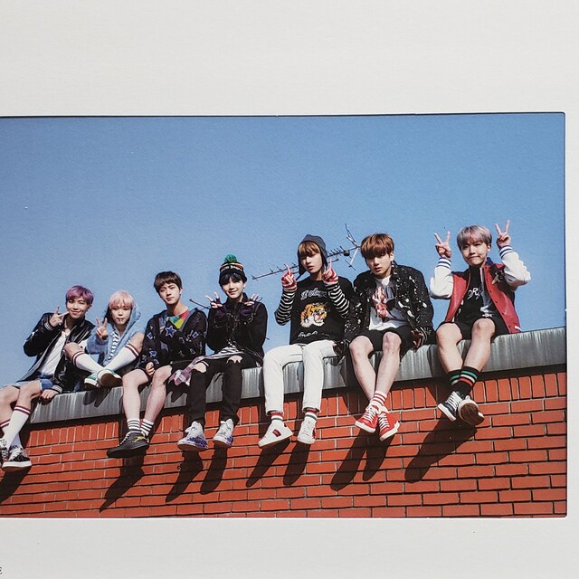 BTS Opened Memories of 2017 DVD Full Package With 1 Random