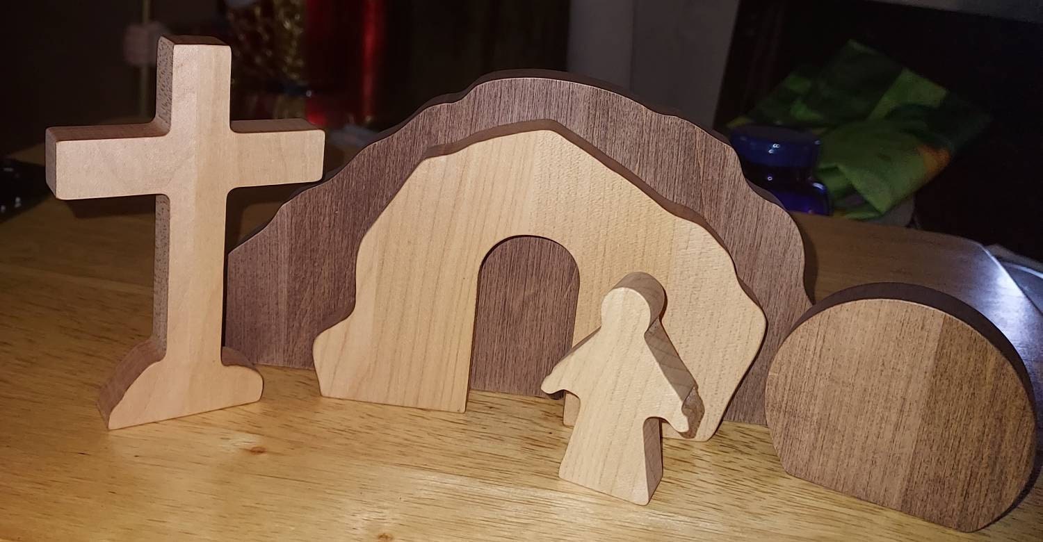 Osterdekoration, Auferstehungsszene, christliches Dekor, handgemachtes Osterandenken, Heimgeschenk, religiöse Ostergeschenke für die Familie, leeres Grab, Massivholz