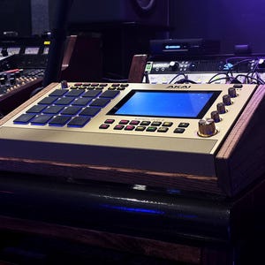 Akai MPC スタンド // Akai MPC One // One+ // Mpc Live II 用