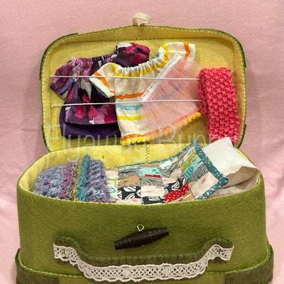 Suitcase With Bedding, for a Little Doll or Dress to Impress Animals ...