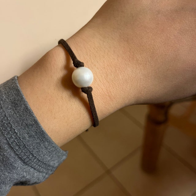 One Pearl Leather Pearls Bracelet - 10mm Near Round Pearl 