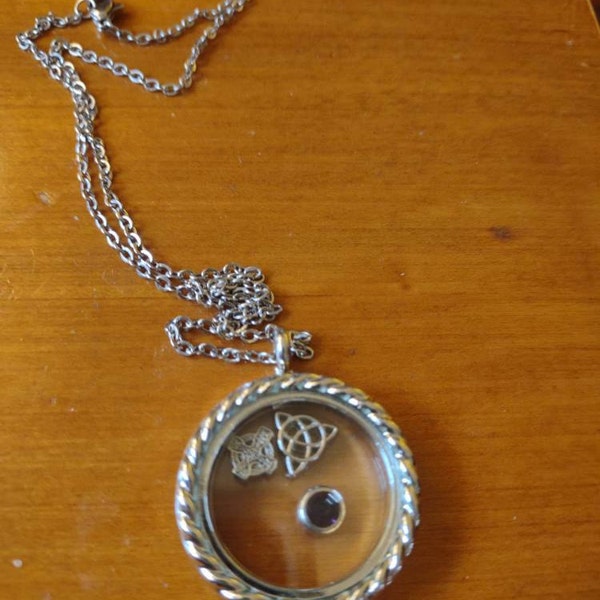 Vintage Style 9 Carat Gold Curb Link Chain Bracelet With Heart