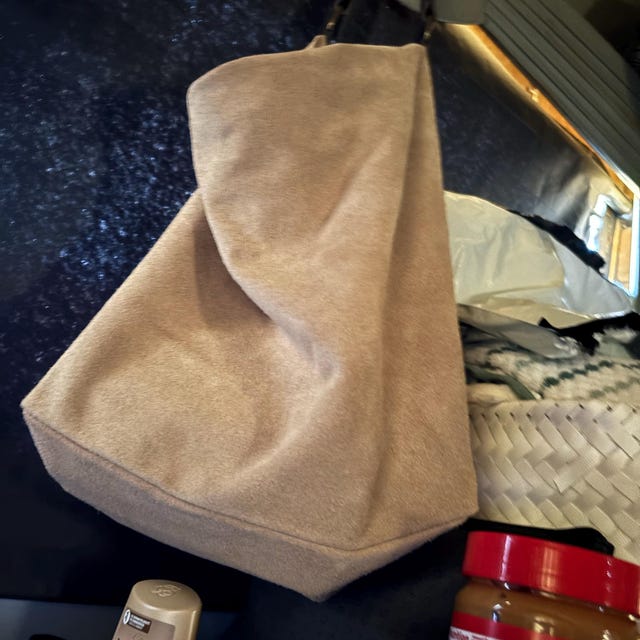 ★送料・関税込★DECKE★ACCORDION NECK WALLE.T★人気バッグ★ Slouch Leather Bag in BEIGE. Hobo Shoulder Bag. Boho Bag