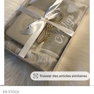 Zineb added a photo of their purchase