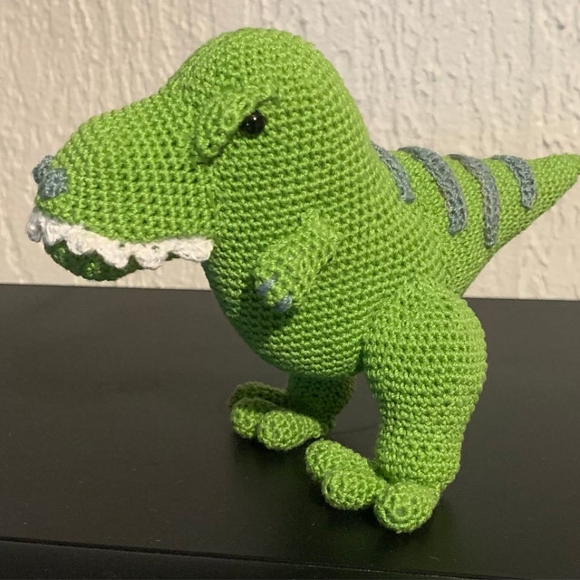 かぎ針編みのパターン タイタス T-Rex 恐竜アミグルミ PDF - 自分だけ