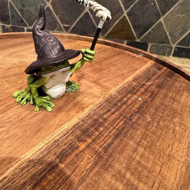 Artist Neil Eyre Eyredesigns Halloween Witch Hat Tree Frog Toad