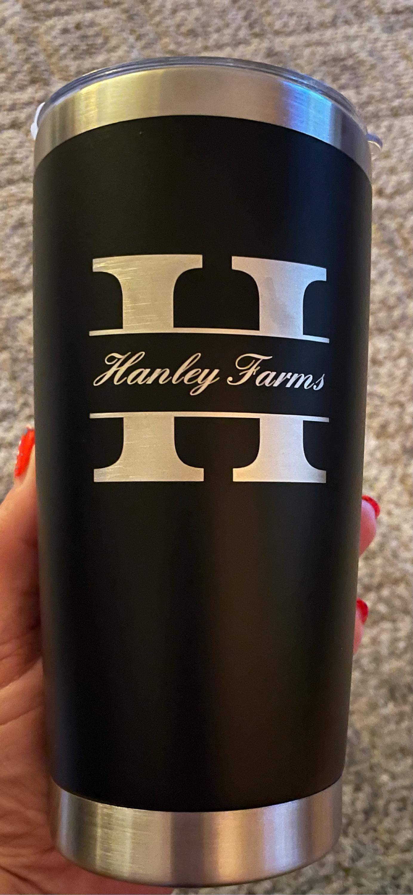 Personalisierter 20 oz Becher, Reisebecher mit individuellem Namen, Becher mit Lasergravur, Wasserbecher aus Edelstahl, Brautjungfernbecher, Isolierbecher