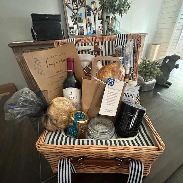Cadeau de pendaison de crémaillère, panier cadeau de pendaison de crémaillère pour couple, cadeau de pendaison de crémaillère, idée cadeau essentielle pour la nouvelle maison, rouleau à pâtisserie Cadeau de pendaison de crémaillère, panier cadeau de pendaison de crémaillère pour couple, cadeau de pendaison de crémaillère, idée cadeau essentielle pour la nouvelle maison, rouleau à pâtisserie