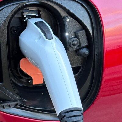 How to install illuminated charge port? | GM Volt Forum