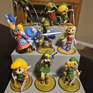 Modular Figure Display Stand With Optional Colored Rings (3D
